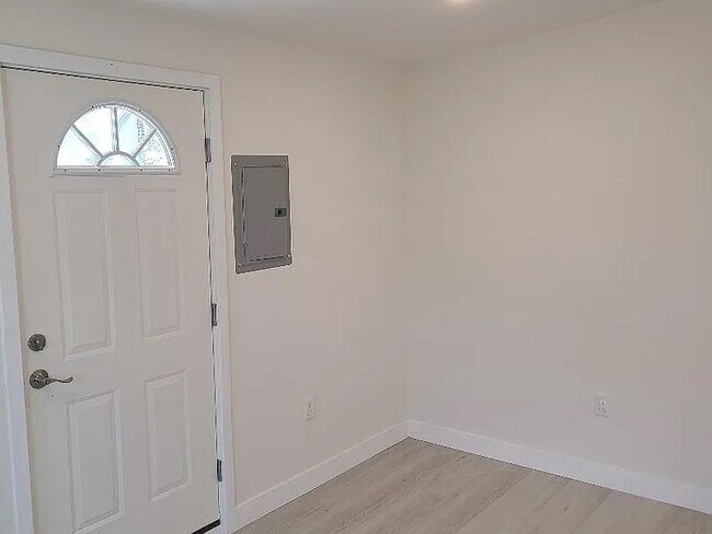 Foto del edificio - 751 Vernon Ave
