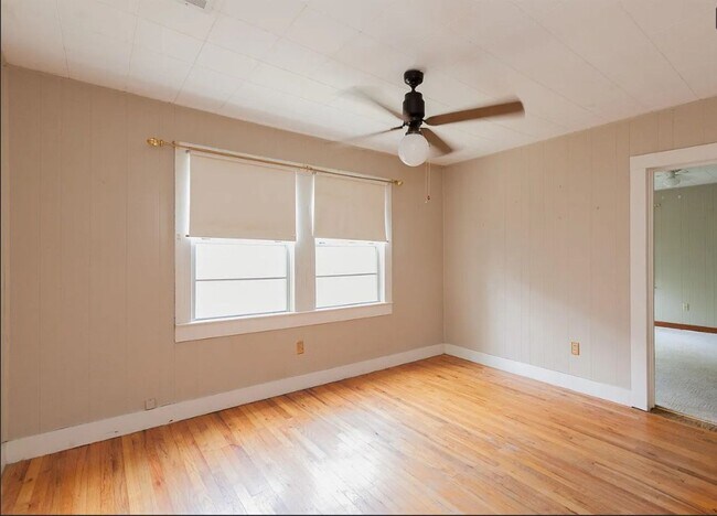 Building Photo - Mid City Beauty for Lease