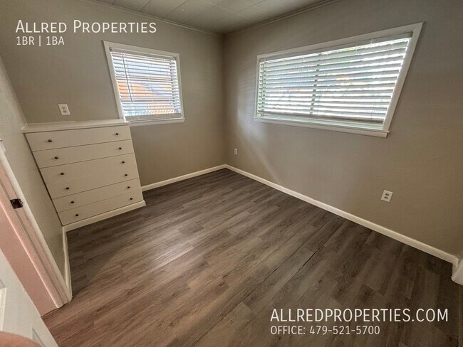 Foto del edificio - 621 N Leverett-3