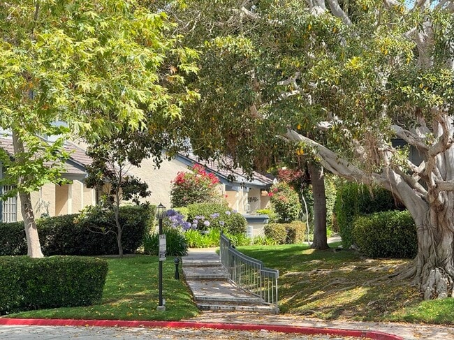 Building Photo - Stunning house in the heart of La Jolla Cl...