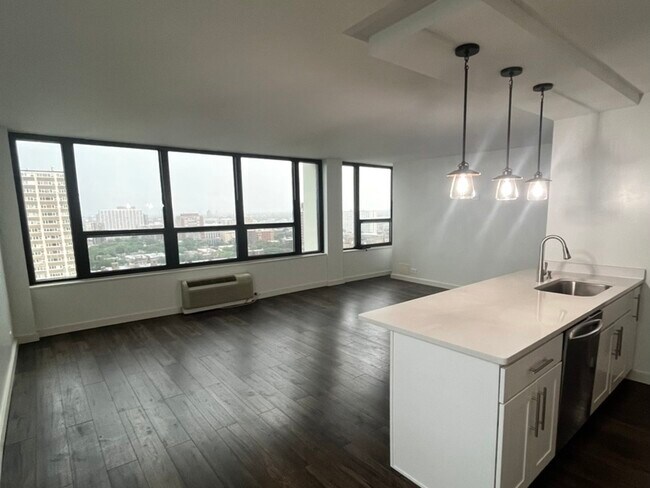 Building Photo - 5100 N Marine Dr