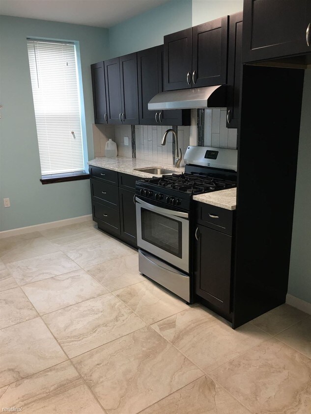 Foto principal - 7117 Fresh Pond Rd