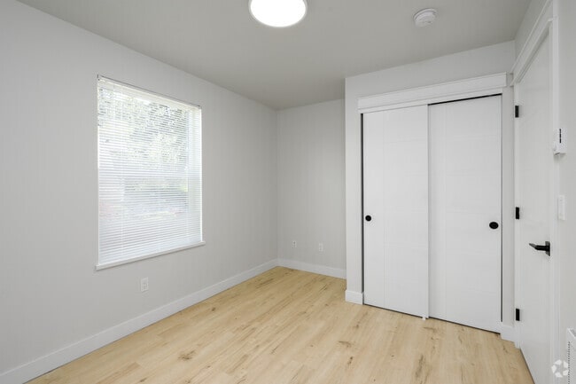 4BR - 2.5BA - Bedroom - 3408-3412 Northwest Ave