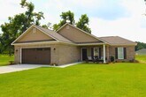 Foto principal - 215 Silverthorn Dr