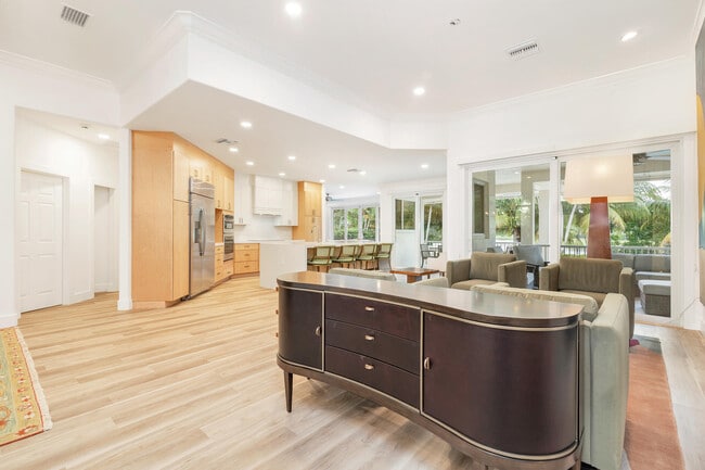 Building Photo - 3317 Embassy Dr