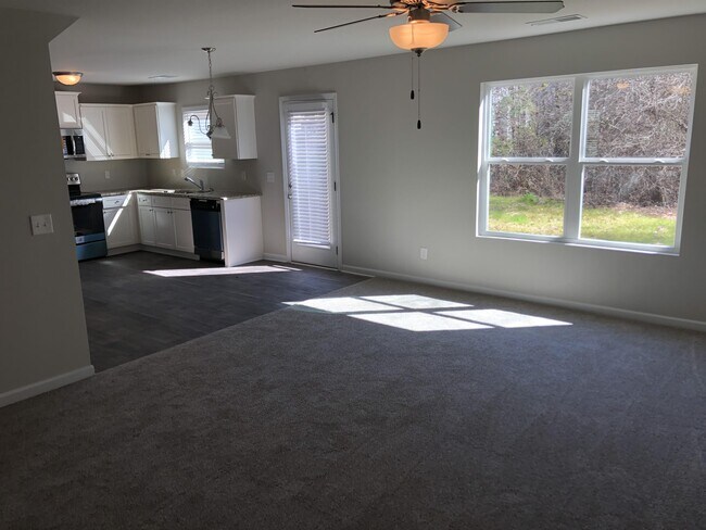 Building Photo - 956 Revere Way