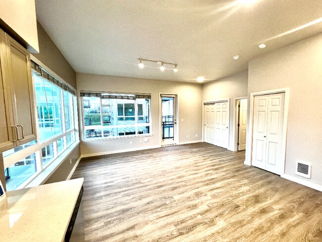 Building Photo - 2330 Yakima Ct
