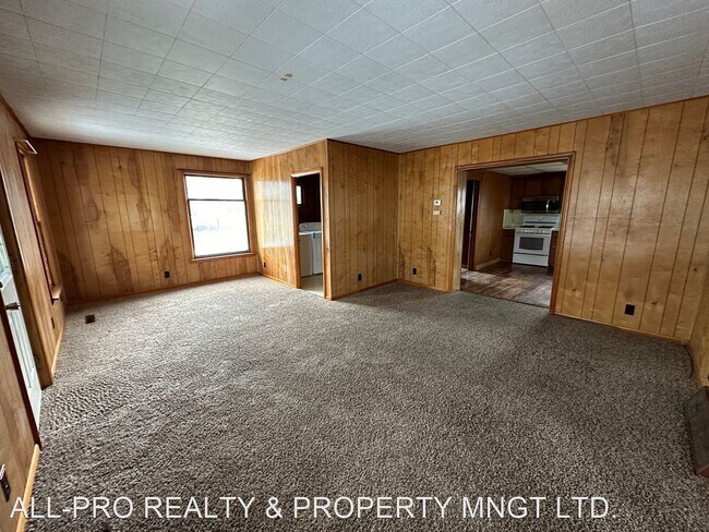 Building Photo - 4 br, 1 bath House - 239 N Chicago St