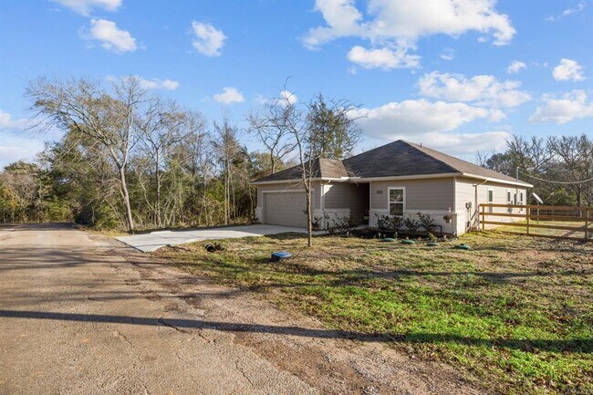 Building Photo - 26582 Armadillo Ln
