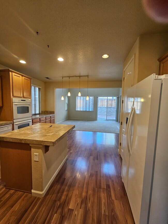 Building Photo - 3966 White Oak Ln