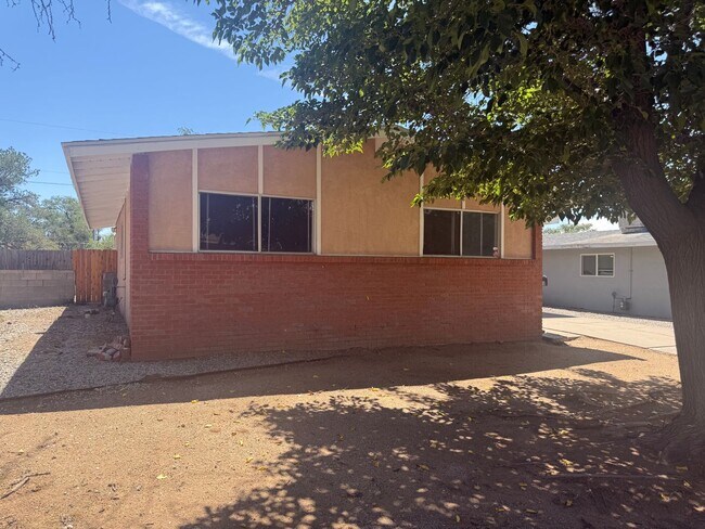 Foto del edificio - 11424 Faye Ave NE