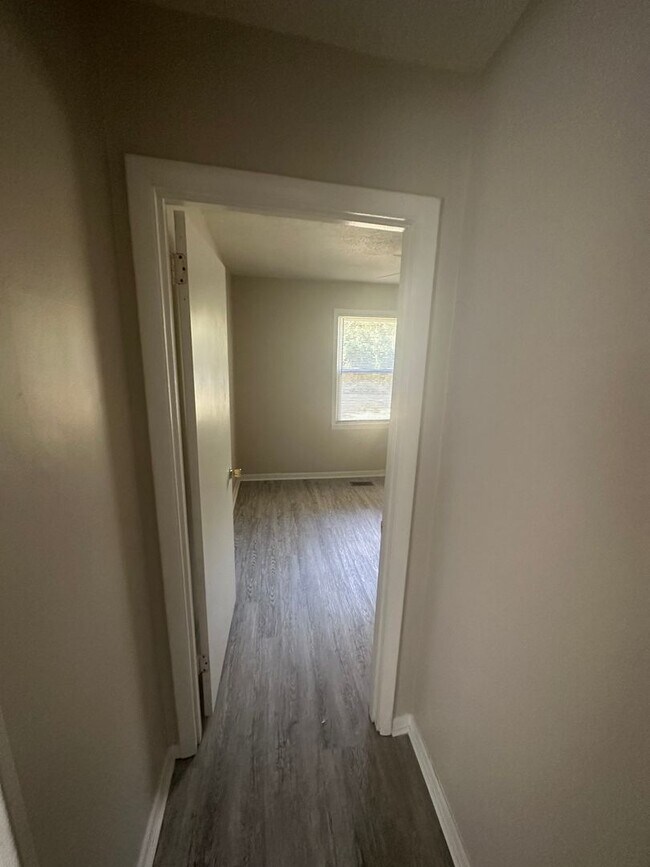 Foto del edificio - 2 Bedroom, 1 Bath Duplex in Tullahoma conv...