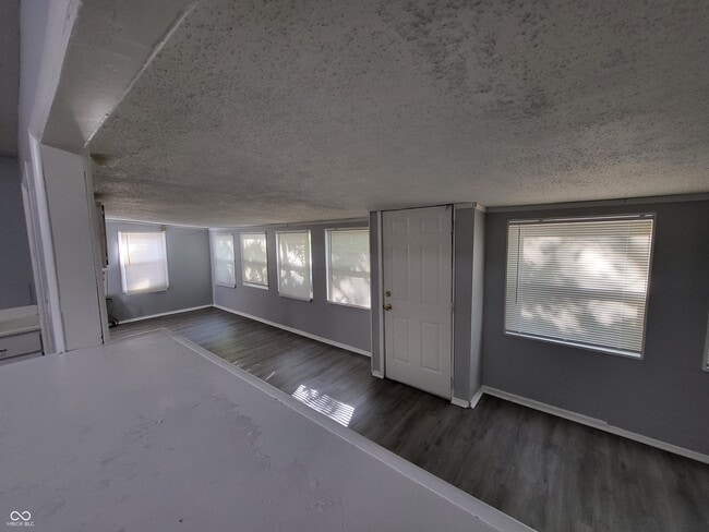 Foto del edificio - 4113 Diller Dr