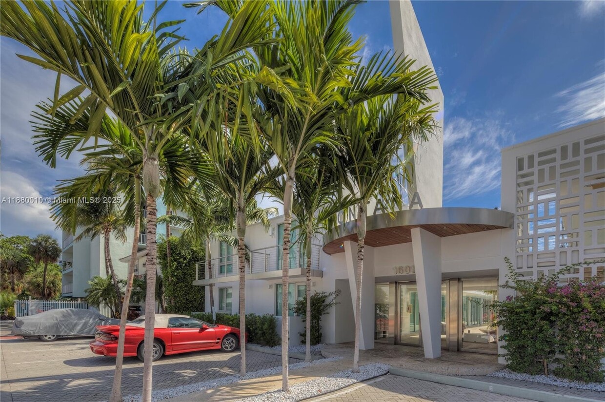 Foto principal - 1601 West Ave