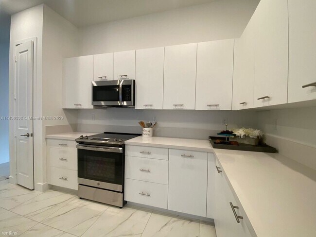 Building Photo - 3 br, 2.5 bath House - 4574 SW 173rd Ave # 0