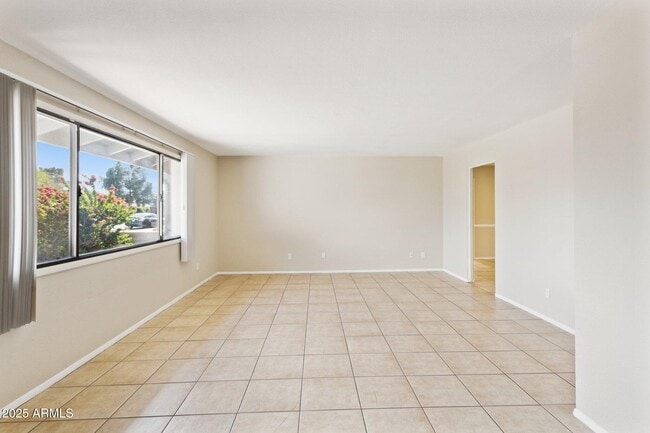 Building Photo - 1224 E Del Rio Dr