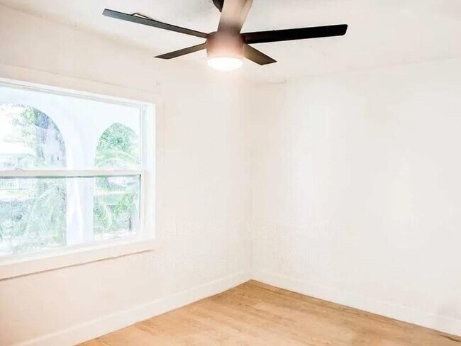 Foto del edificio - 3525 50th Ave N