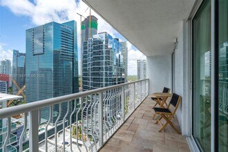 Building Photo - 1200 Brickell Bay Dr