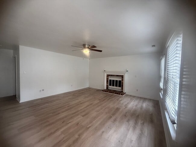 Foto del edificio - ASHLEY WOODS