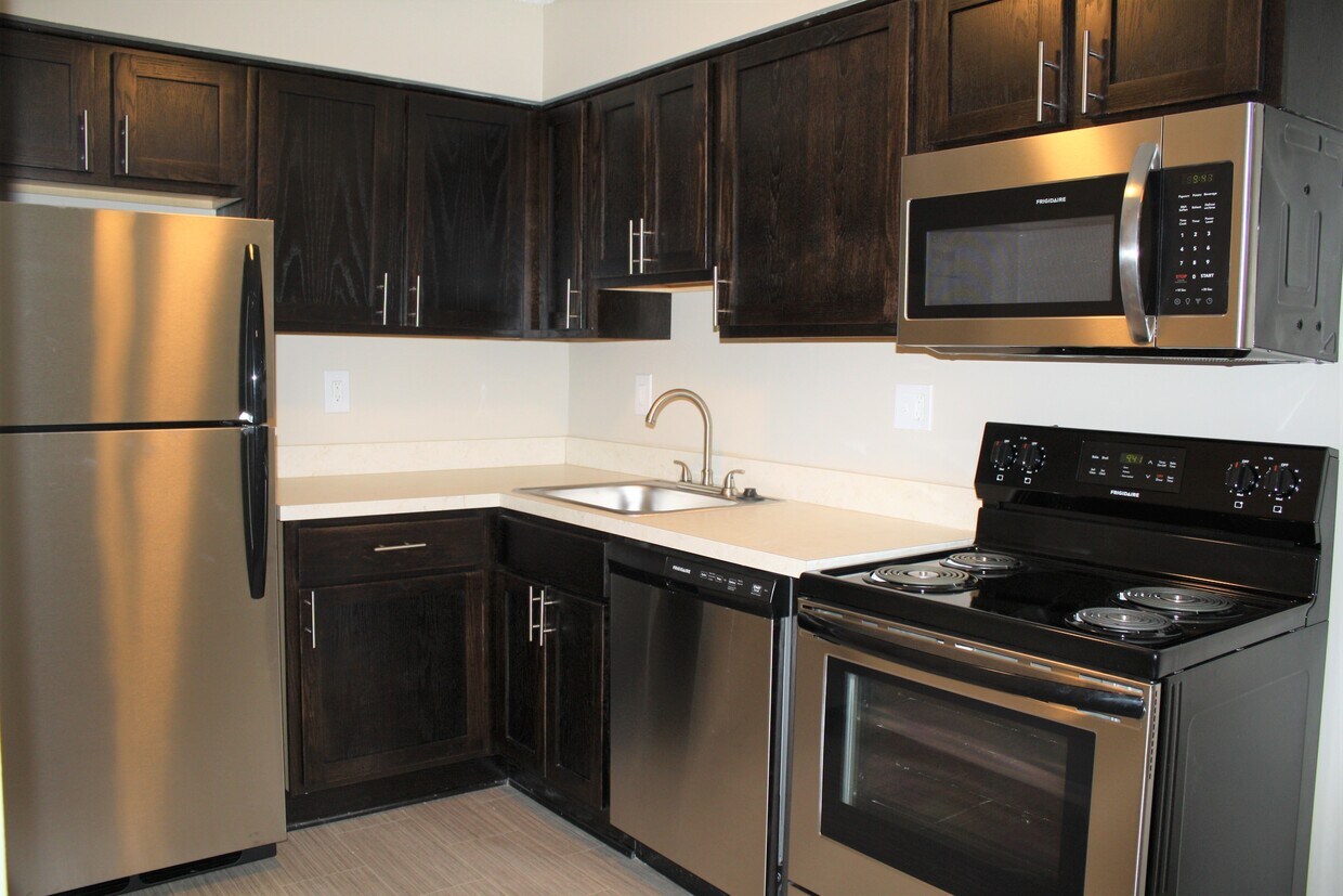 Beachwood Townhomes Harrison Township, MI