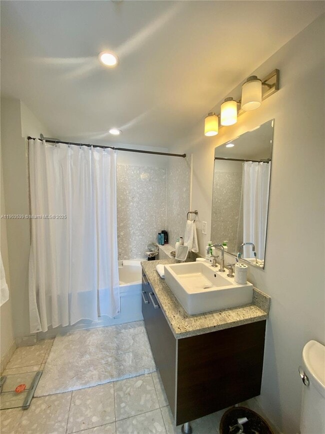 Foto del edificio - 185 SW 7th St