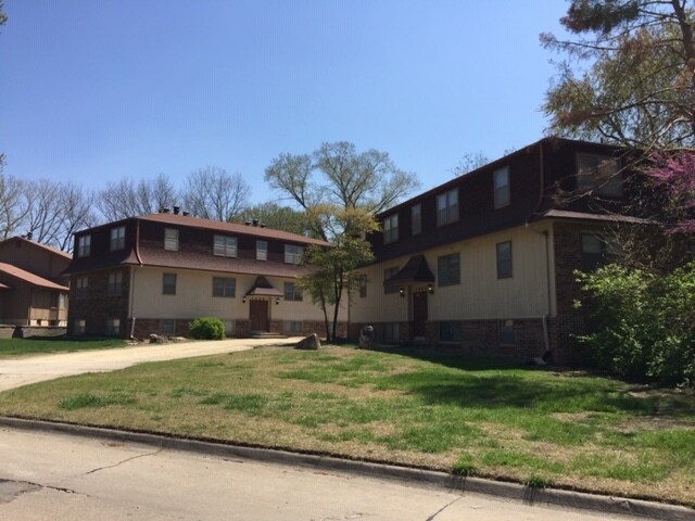 Building Photo - 1426 Beechwood Terrace