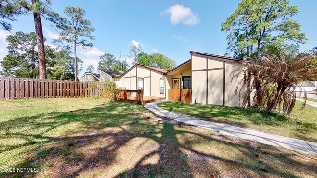 Building Photo - 2530 Whispering Woods Blvd