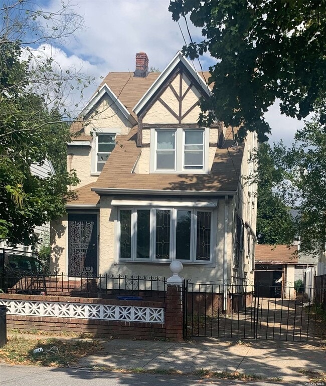 Building Photo - 115-57 196th St