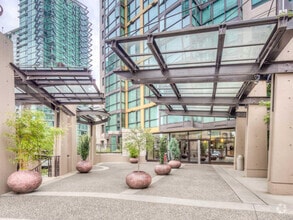 Building Photo - 1331 Alberni St