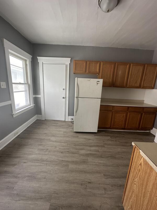 Building Photo - 2059 W 105th St