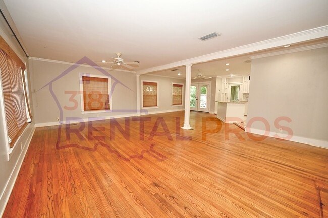 Building Photo - 105 N Pinecrest Dr