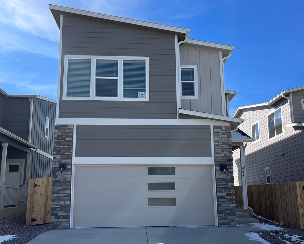 Foto principal - BRAND NEW HOME MINUTES FROM FORT CARSON AN...