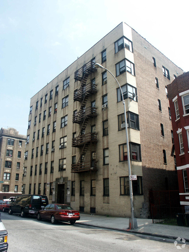 Elevatored Apt. Building - 250 E 176th St