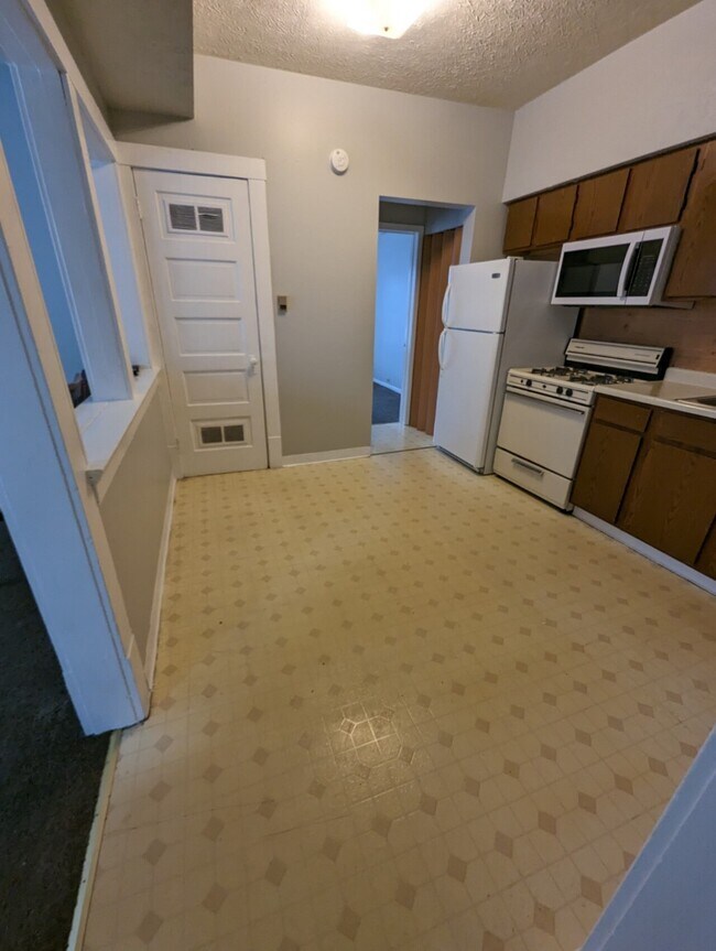 Building Photo - Oak Erie Building