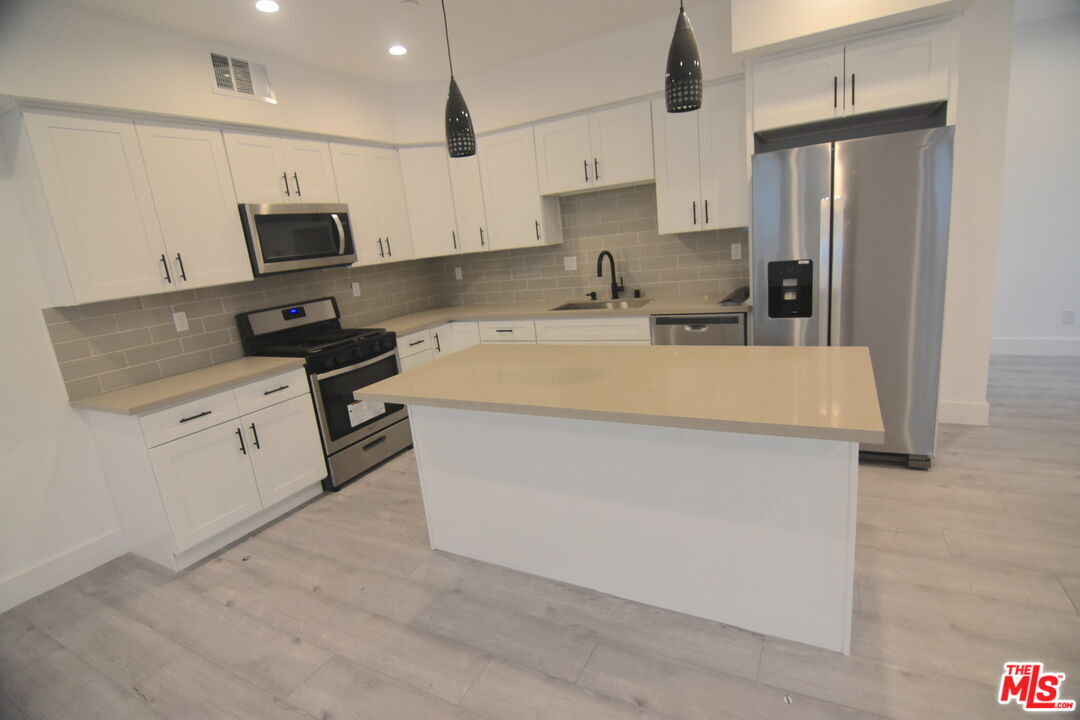 26 2 Bedroom Apartments for Rent in Valley Glen, CA Westside Rentals