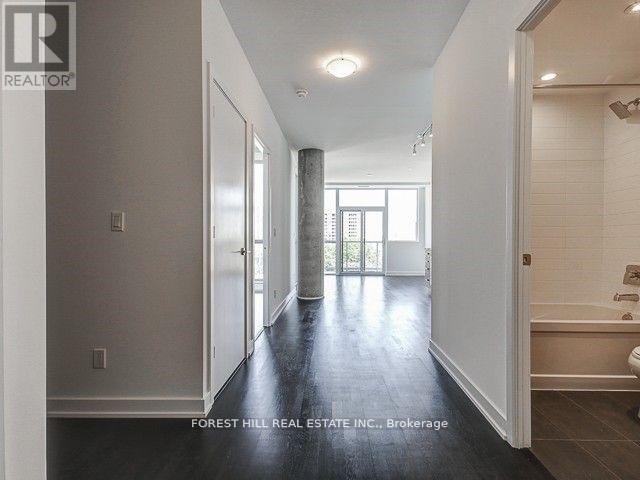 Building Photo - 501 St Clair Ave W