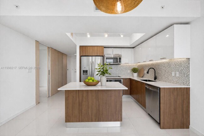 Foto del edificio - 5252 NW 85th Ave
