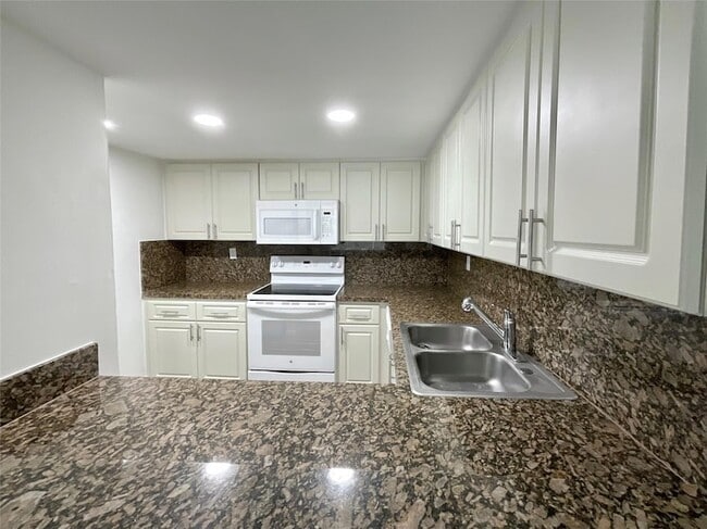 Building Photo - 17350 NW 68th Ave
