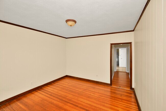 Foto del edificio - 11 Rainier Rd