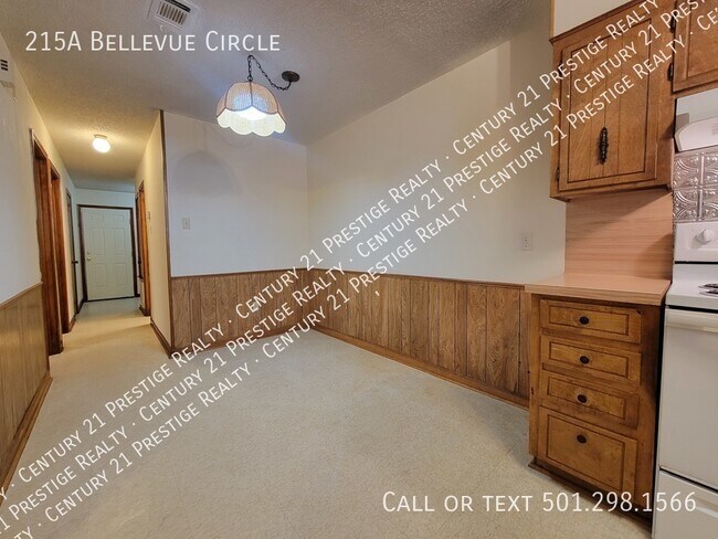 Building Photo - 215A Bellevue Circle