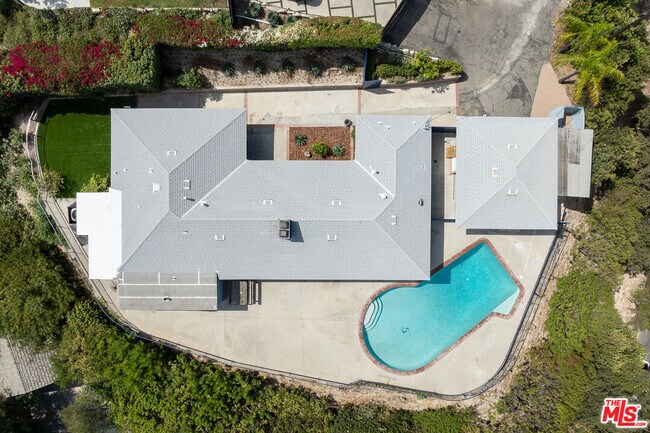 Building Photo - 3710 Glenridge Dr