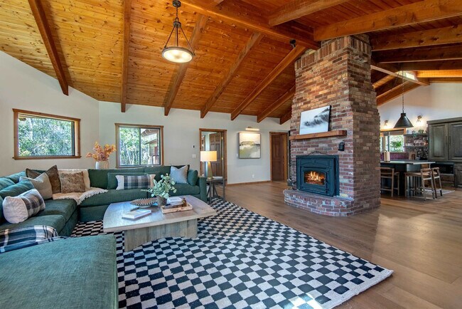 Building Photo - 529 Quaking Aspen Dr