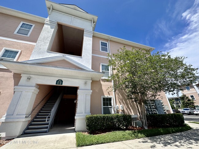 Building Photo - 4908 Key Lime Dr