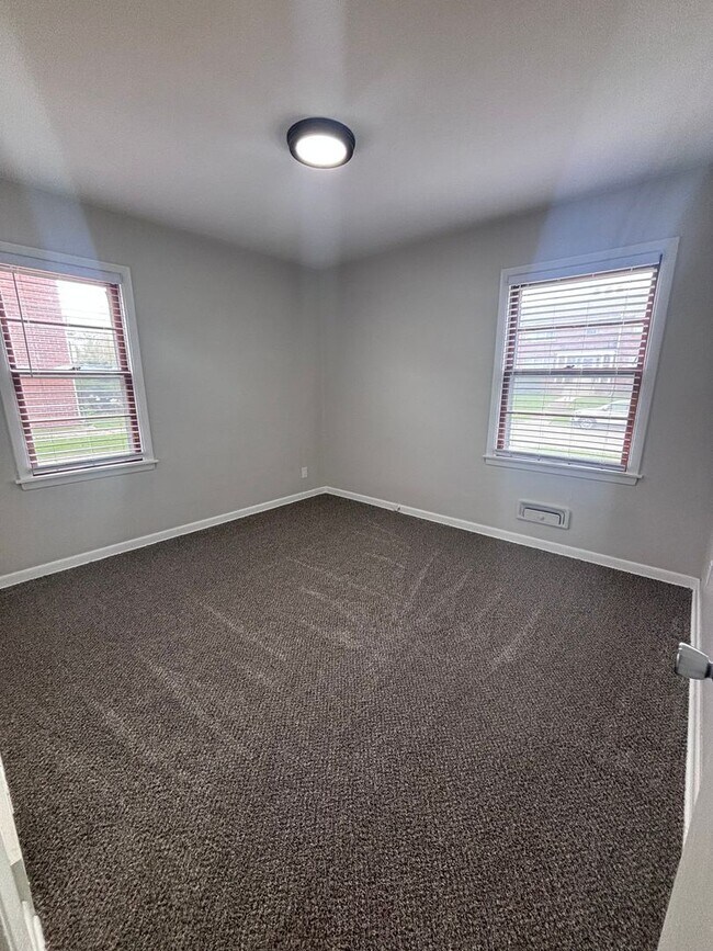 Foto del edificio - 1380-1380.5-13805 O Ave NE