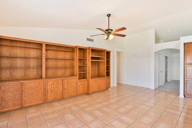 Building Photo - Clemente Ranch 4 bedroom