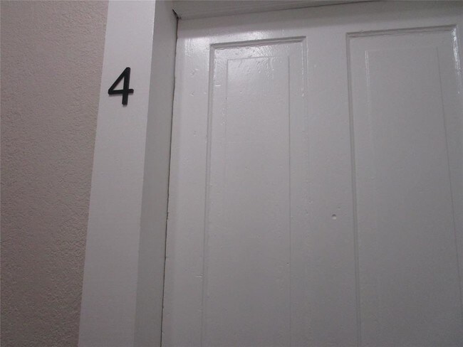Foto del edificio - 1211 Winnie St