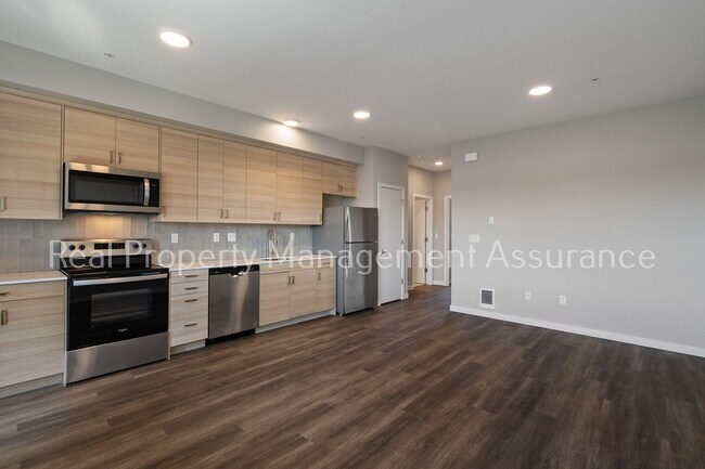 Foto del edificio - Brand New 2BR/2BA Apartments in the Heart ...