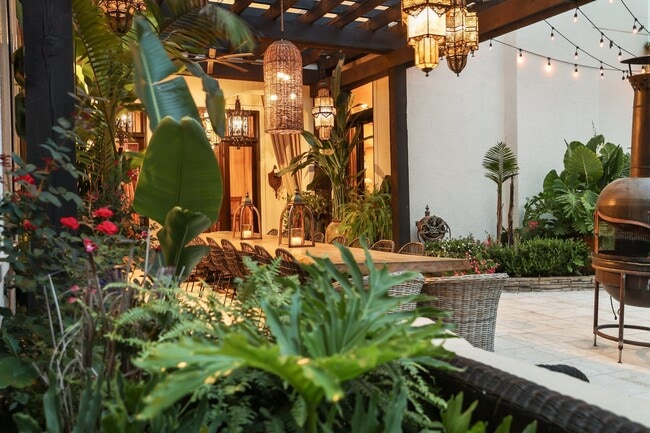 Foto del edificio - 5007 Cedar Creek Dr