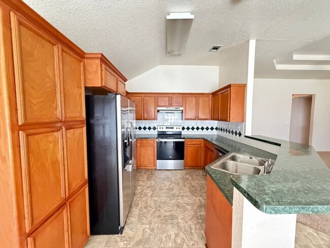 Building Photo - 2202 Amethyst Dr