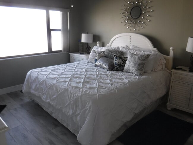 Owners Suite - 7380 S Ocean Dr